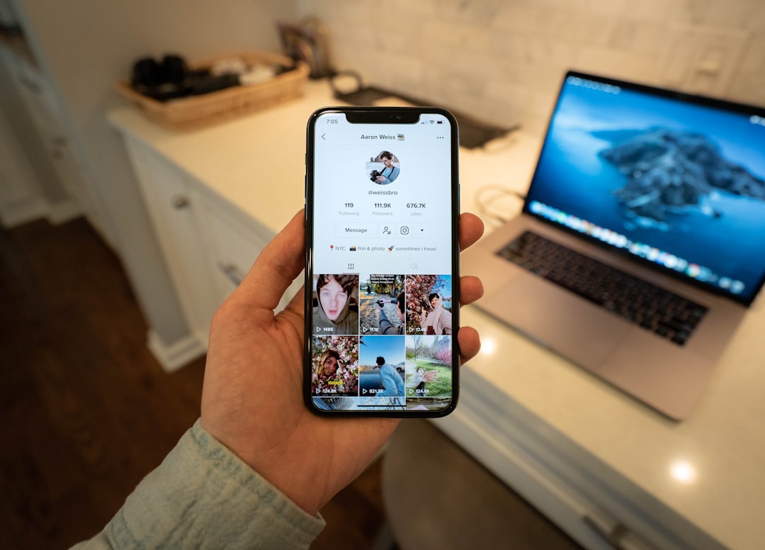 découvrez comment optimiser vos campagnes publicitaires sur tiktok pour toucher une audience engagée et augmenter votre visibilité en ligne.