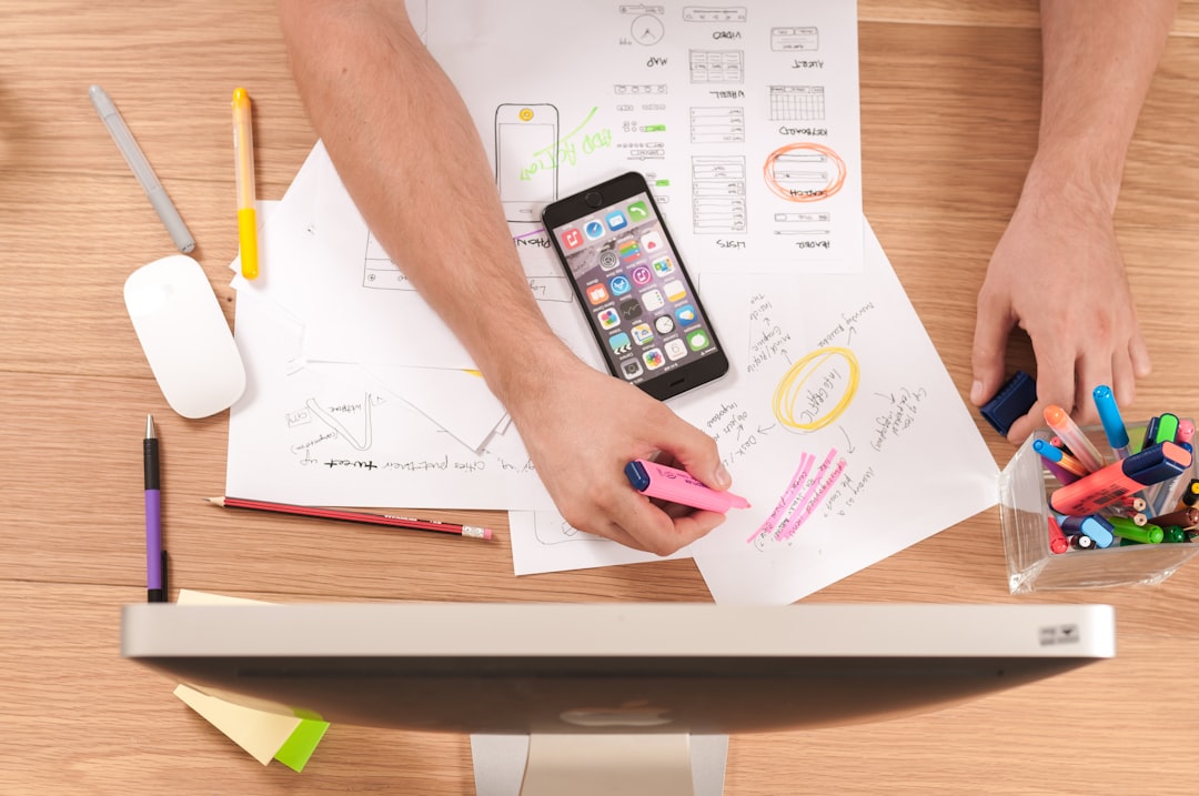 la maîtrise des compétences numériques essentielles pour naviguer, comprendre et utiliser efficacement les technologies digitales dans la vie quotidienne et professionnelle.