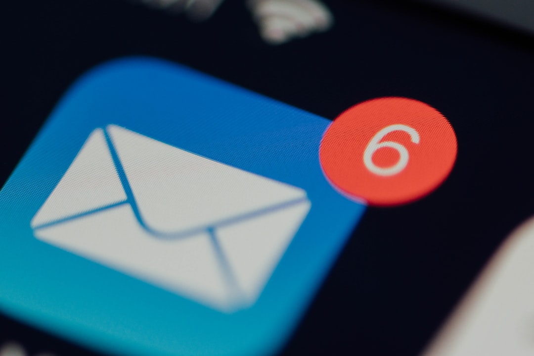 découvrez comment envoyer des emails efficacement grâce à nos conseils et outils d'envoi d'emails.