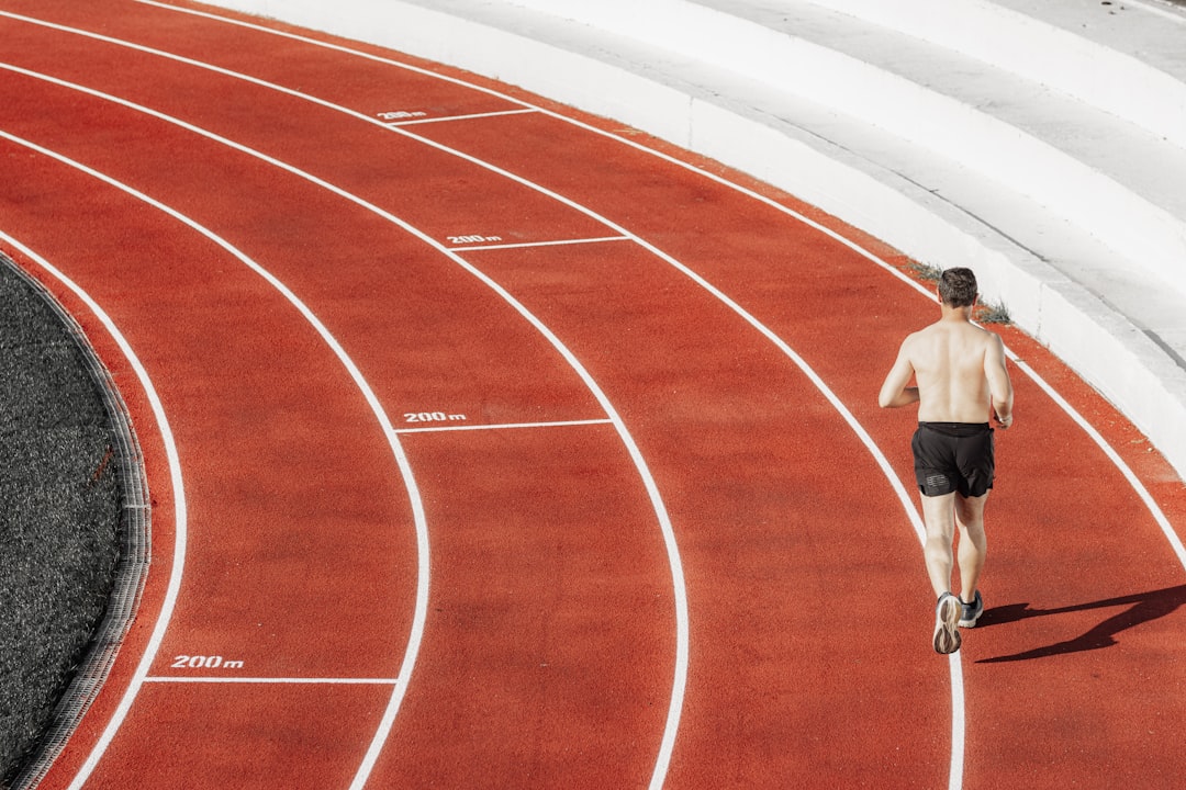 optimisez vos performances sportives avec des conseils, techniques et entraînements adaptés pour atteindre vos objectifs.